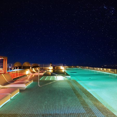 Kensington Jeju Hotel Luaran gambar Rooftop pool at the hotel