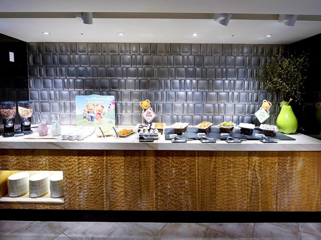 Kensington Jeju Hotel Luaran gambar The buffet at the lounge