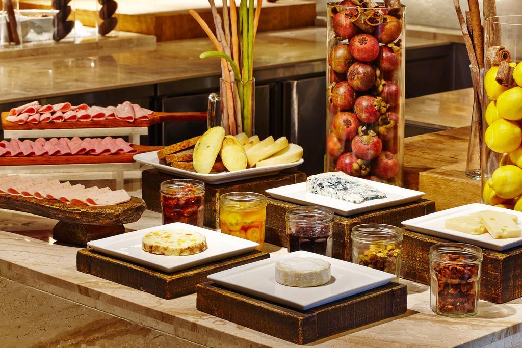 Kensington Jeju Hotel Luaran gambar A cheese platter