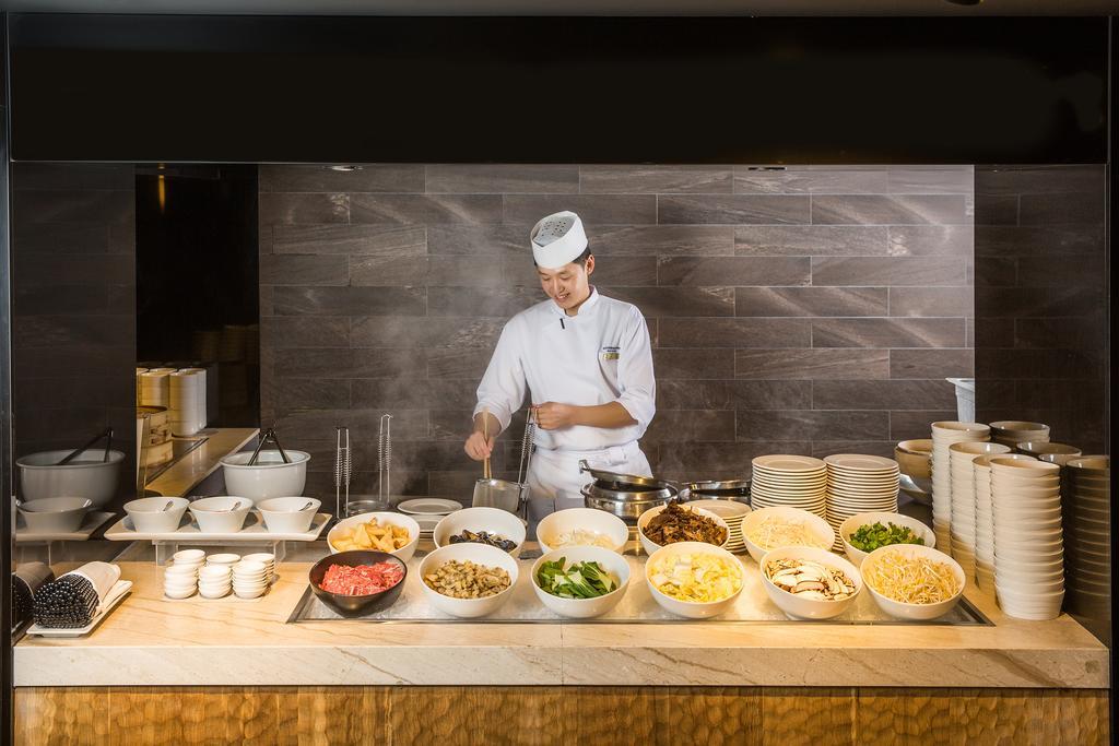 Kensington Jeju Hotel Luaran gambar A live kitchen at a hotel