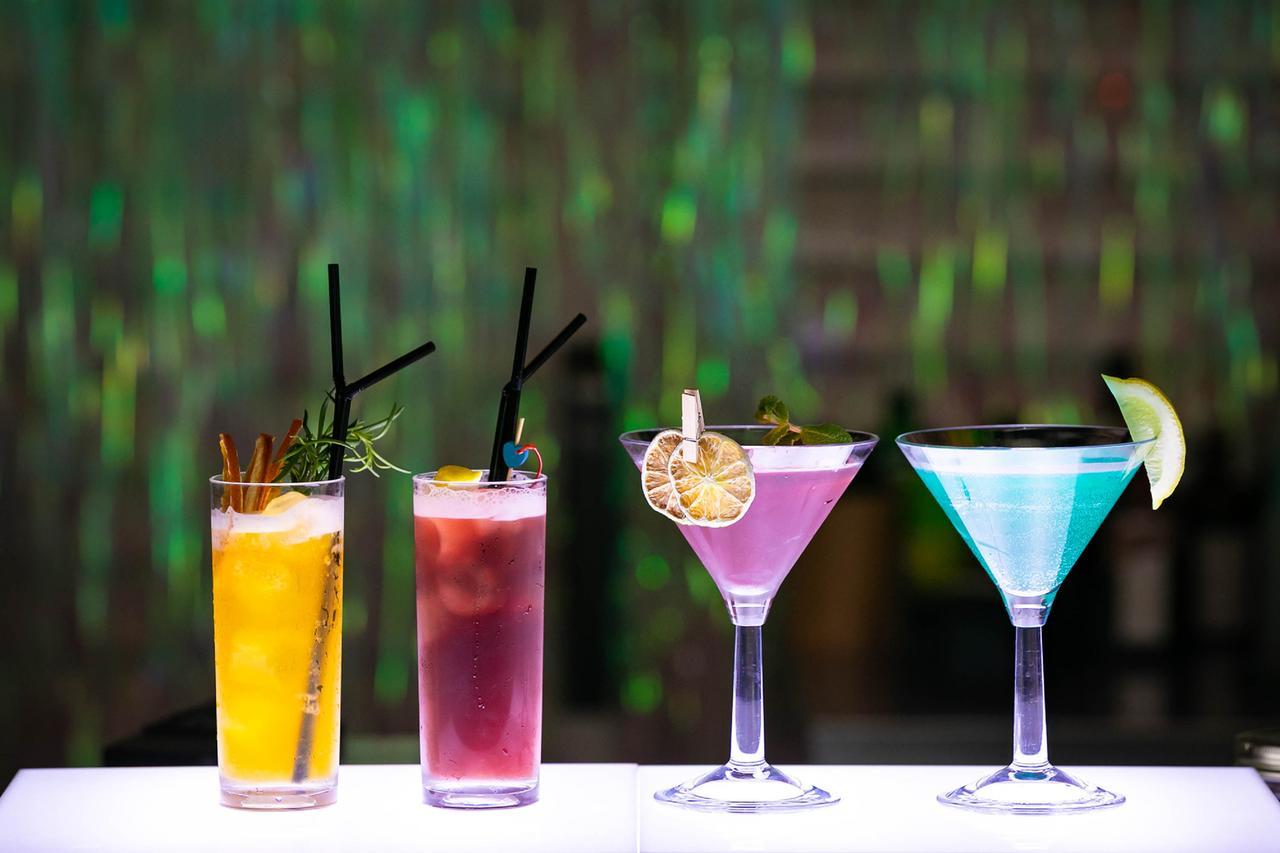 Kensington Jeju Hotel Luaran gambar A selection of cocktails